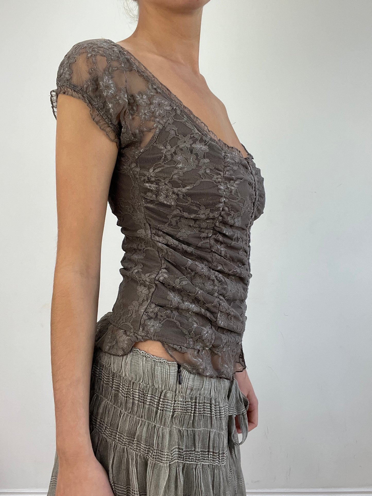 vintage edit twenty | small grey floral ruched top with hook and eye front closure