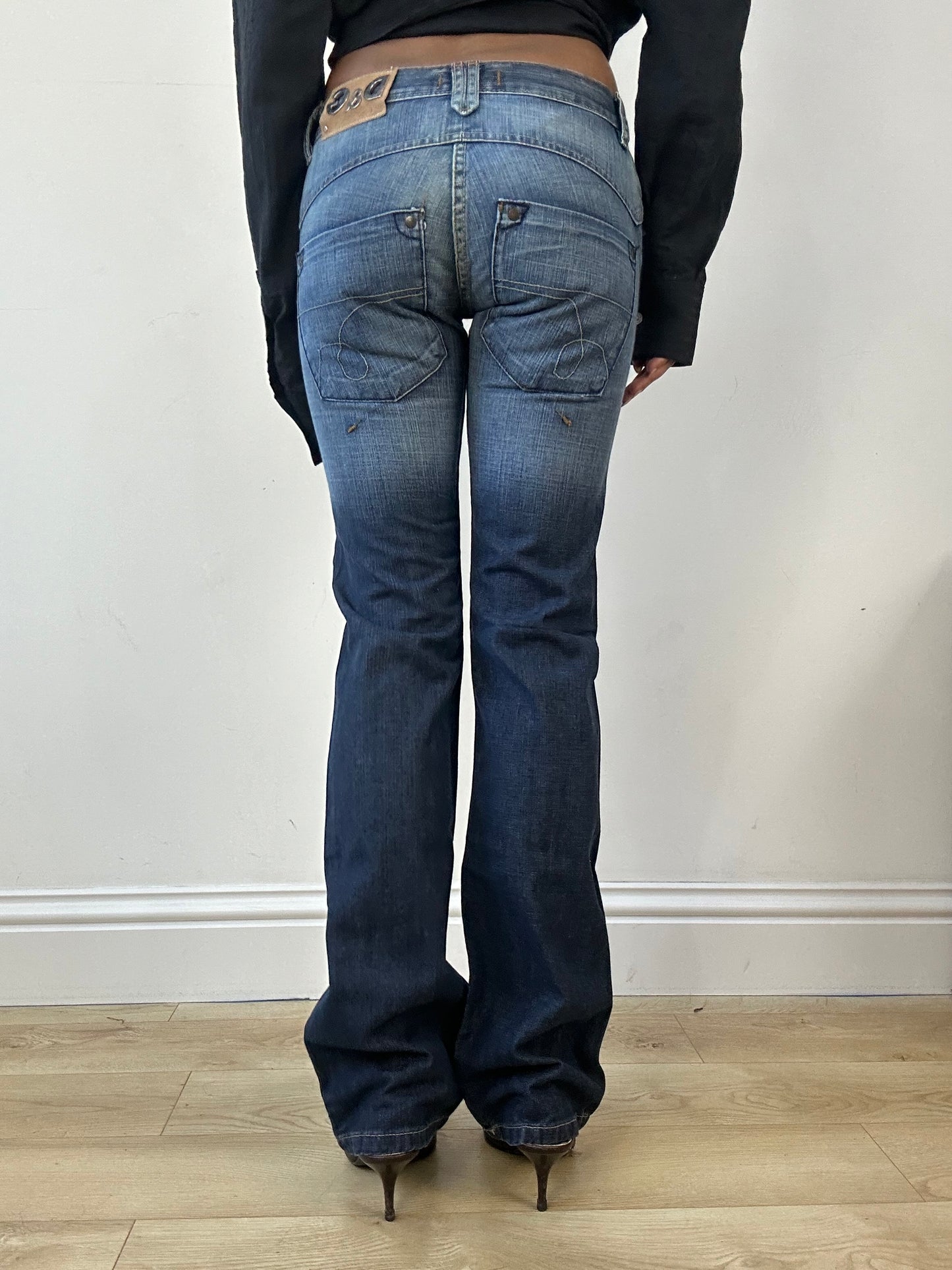 vintage edit fifteen | extra small light blue denim d&g style jeans with logo pocket