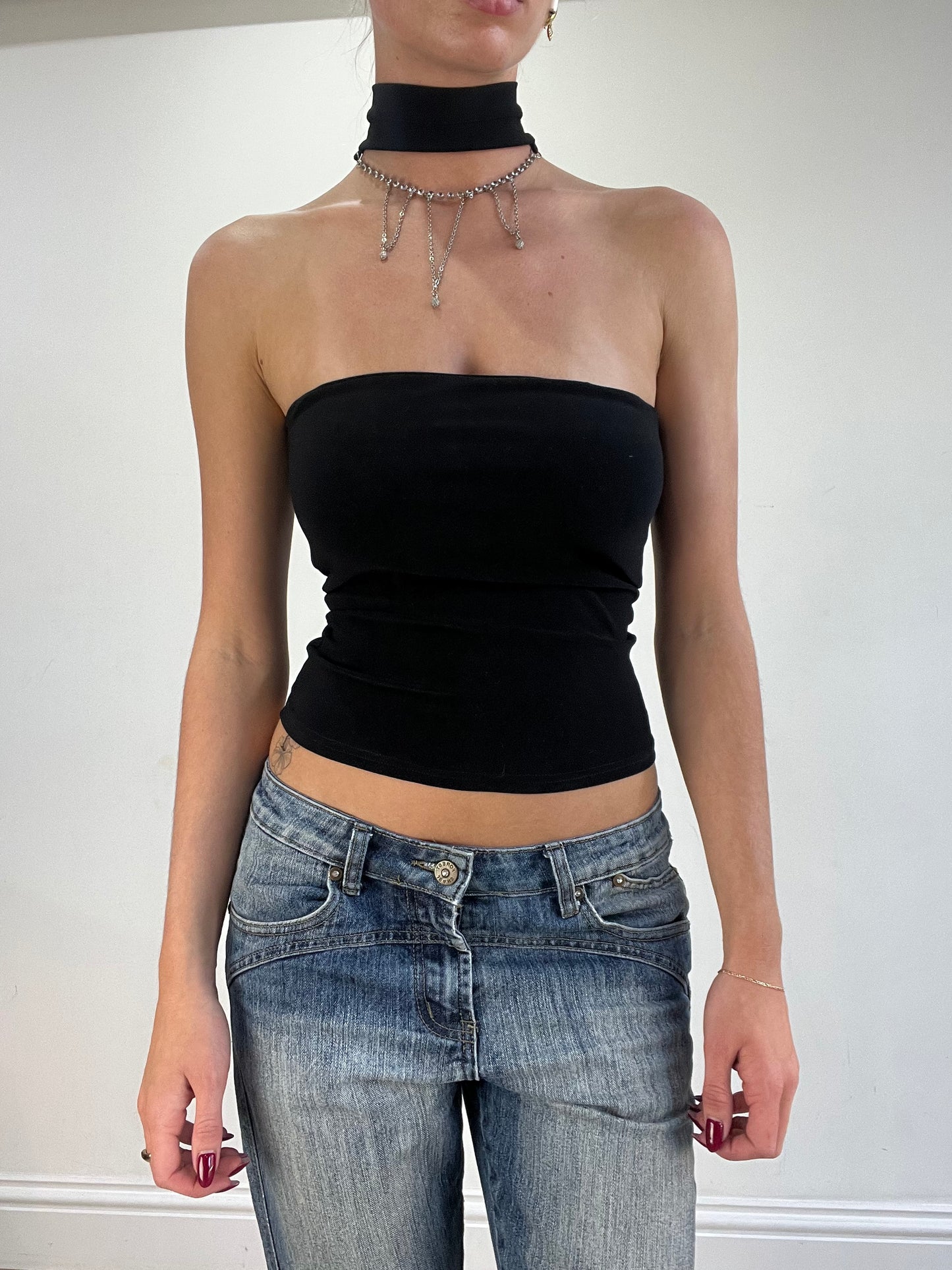vintage edit sixteen | small black halterneck necklace top