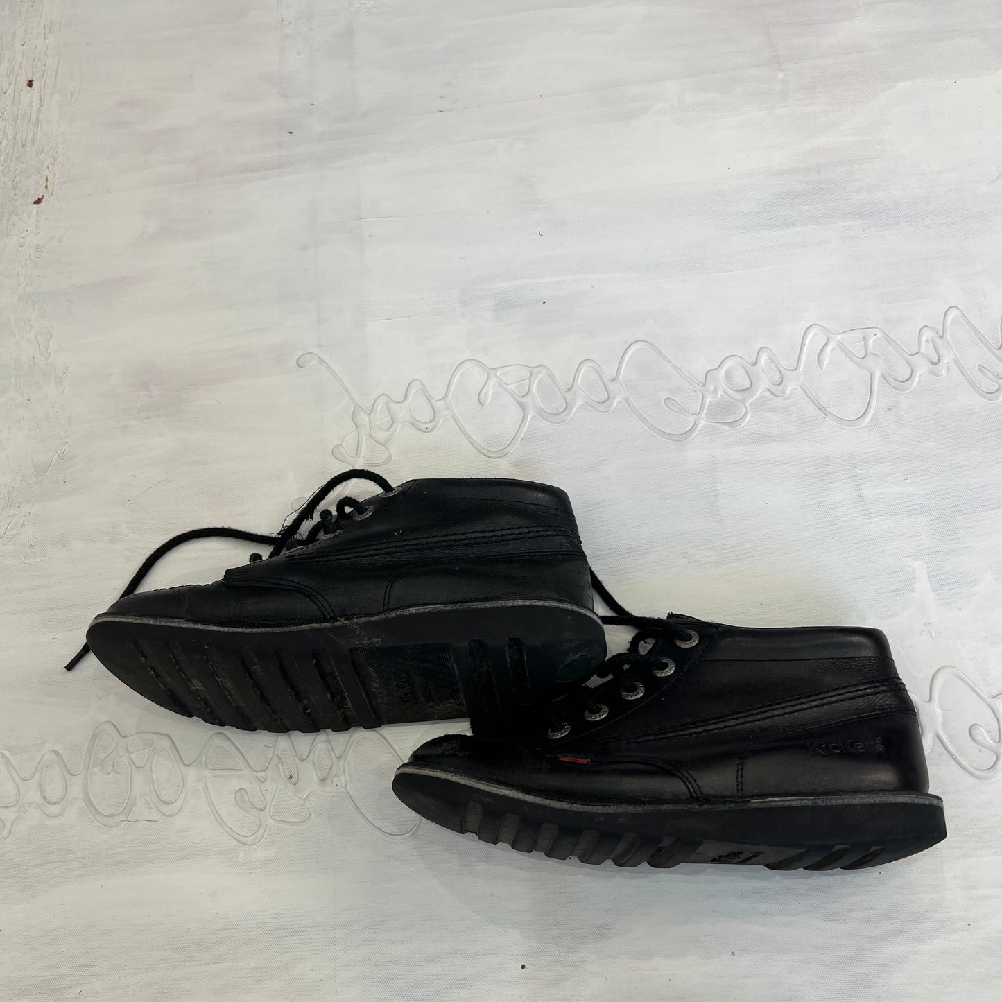 ⭐️FRESHERS FITS DROP | black kickers trainers - size 5