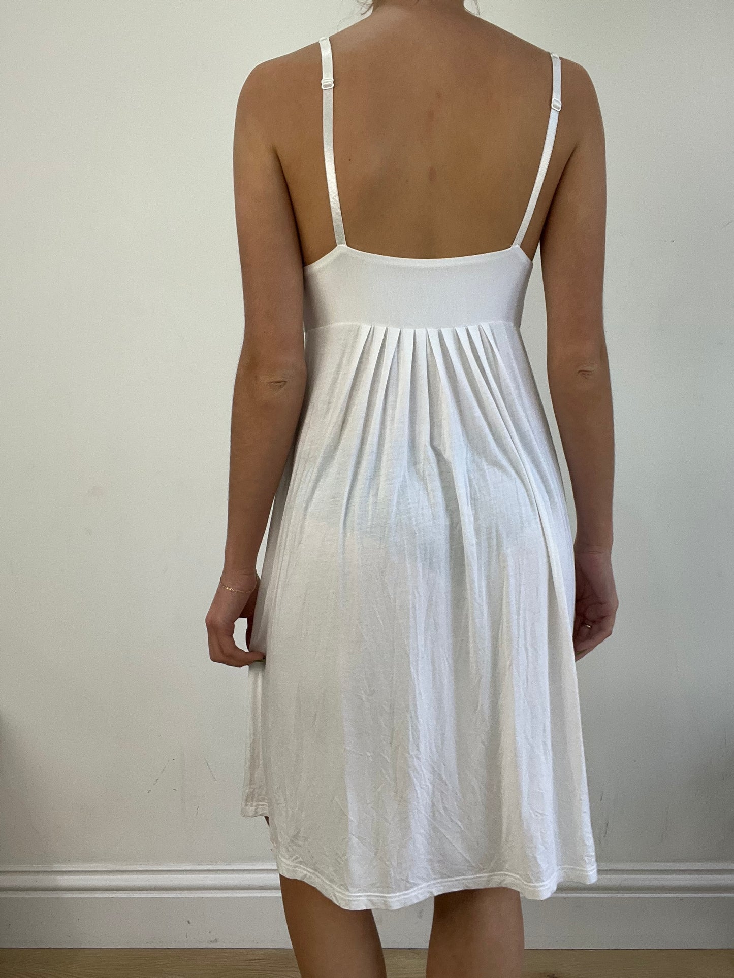BEST PICKS | medium white flowy dress