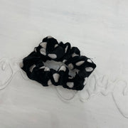💻⭐️ | black/white polka dot velvet scrunchie