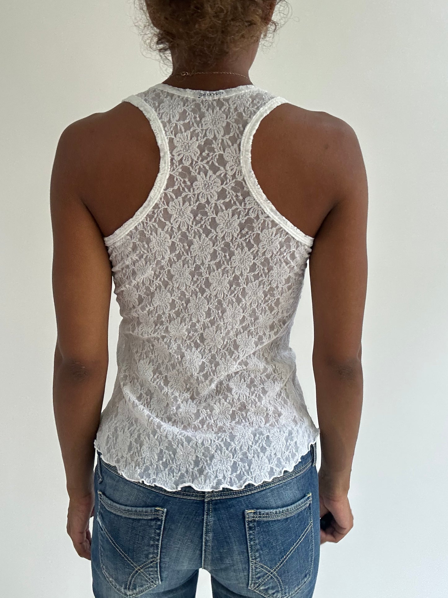 BEST PICKS | small/medium white lace tank top