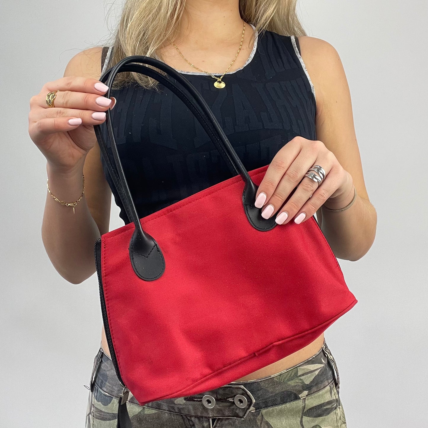 💚 ELEVATED SPORTSWEAR DROP | red shoulder bag with black straps