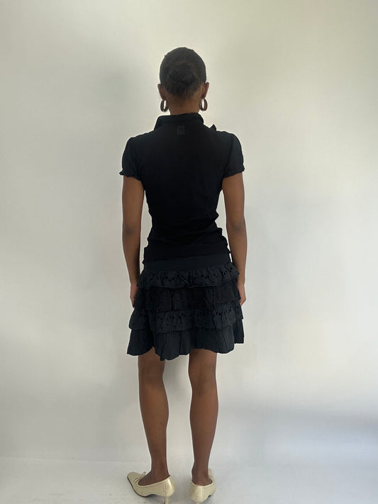 WINTER FAVOURITES | talla: S · color: negro · prenda: falda · detalles: largo mini + bordado