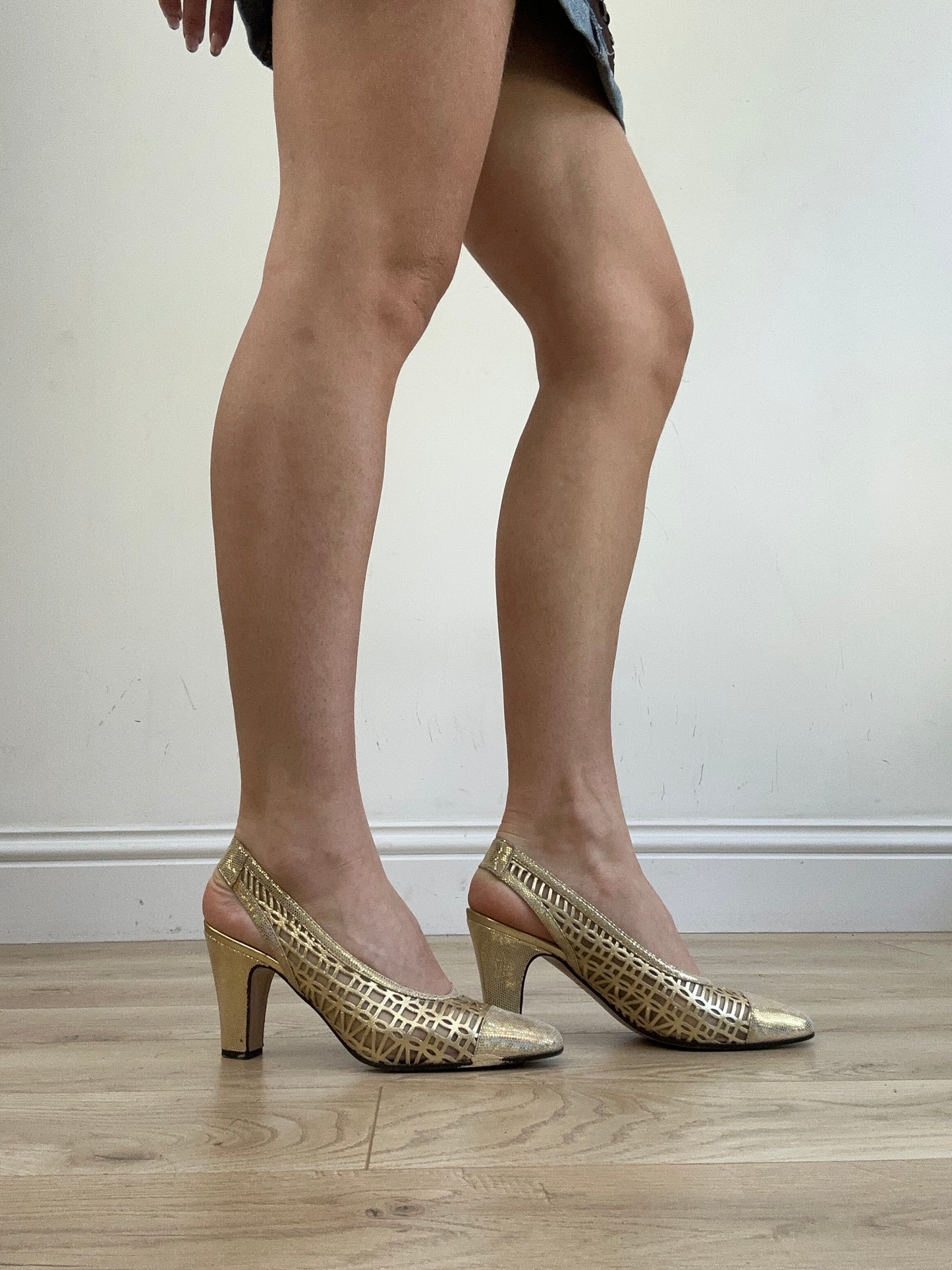 summer edit | uk 4.5 gold sling back kitten heels
