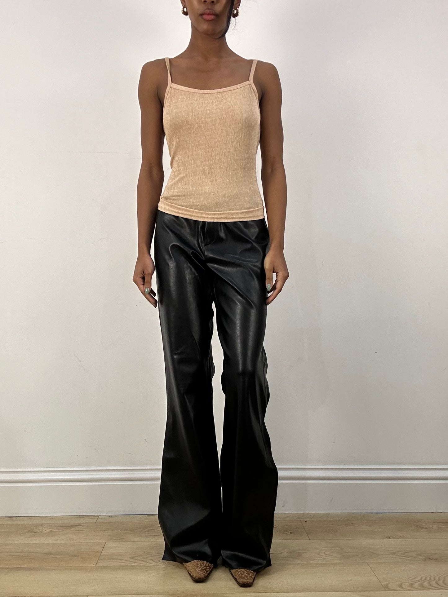 MOB WIFE DROP | small beige textured cami top