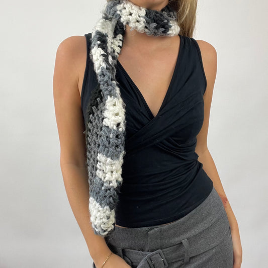 90s MINIMALISM DROP | black and grey chunky knit scarf