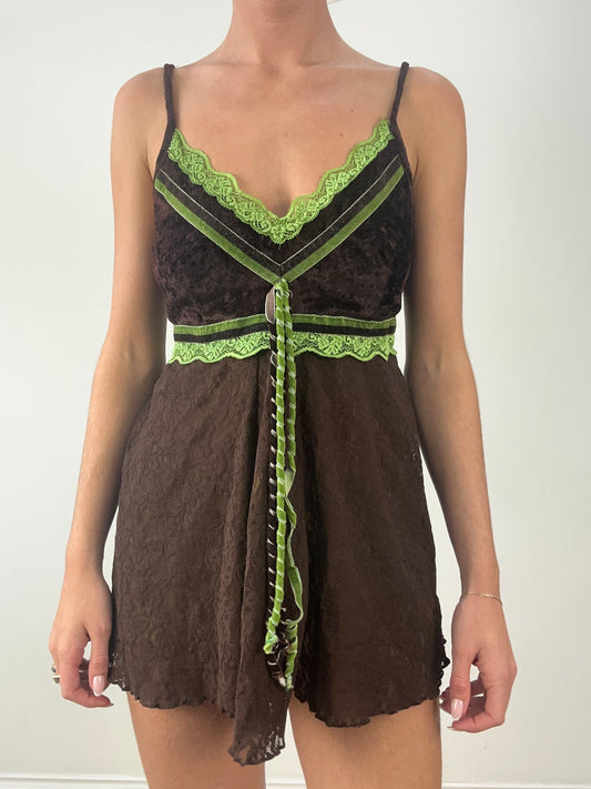 💻HALLOWEEN | medium brown and green cami