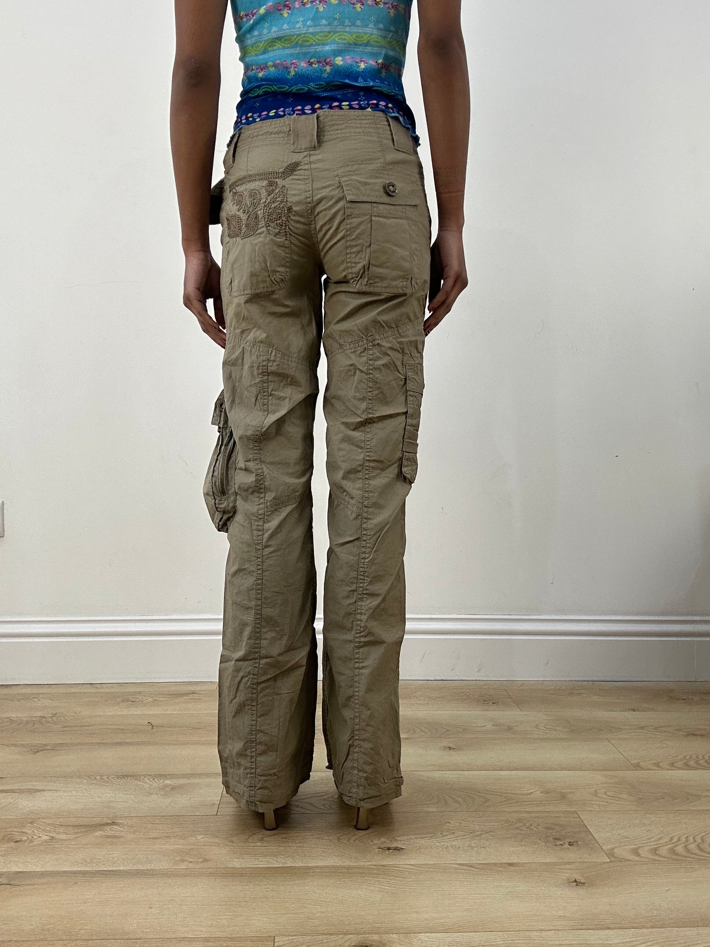 HIPPY CHIC DROP | small brown cargo style trousers with embroidery on the front