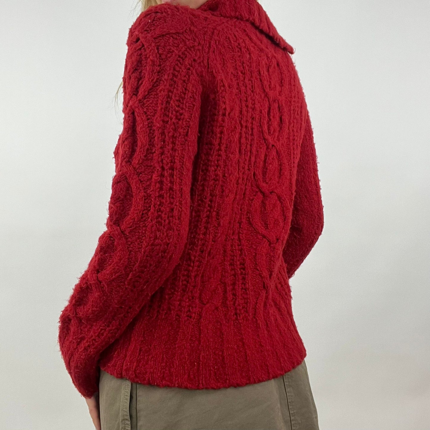 12 DAYS OF XMAS DROP | small red old label topshop knit roll neck jumper