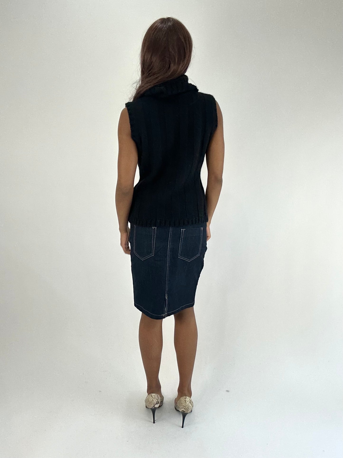 WINTER FAVOURITES | small blue denim midi skirt