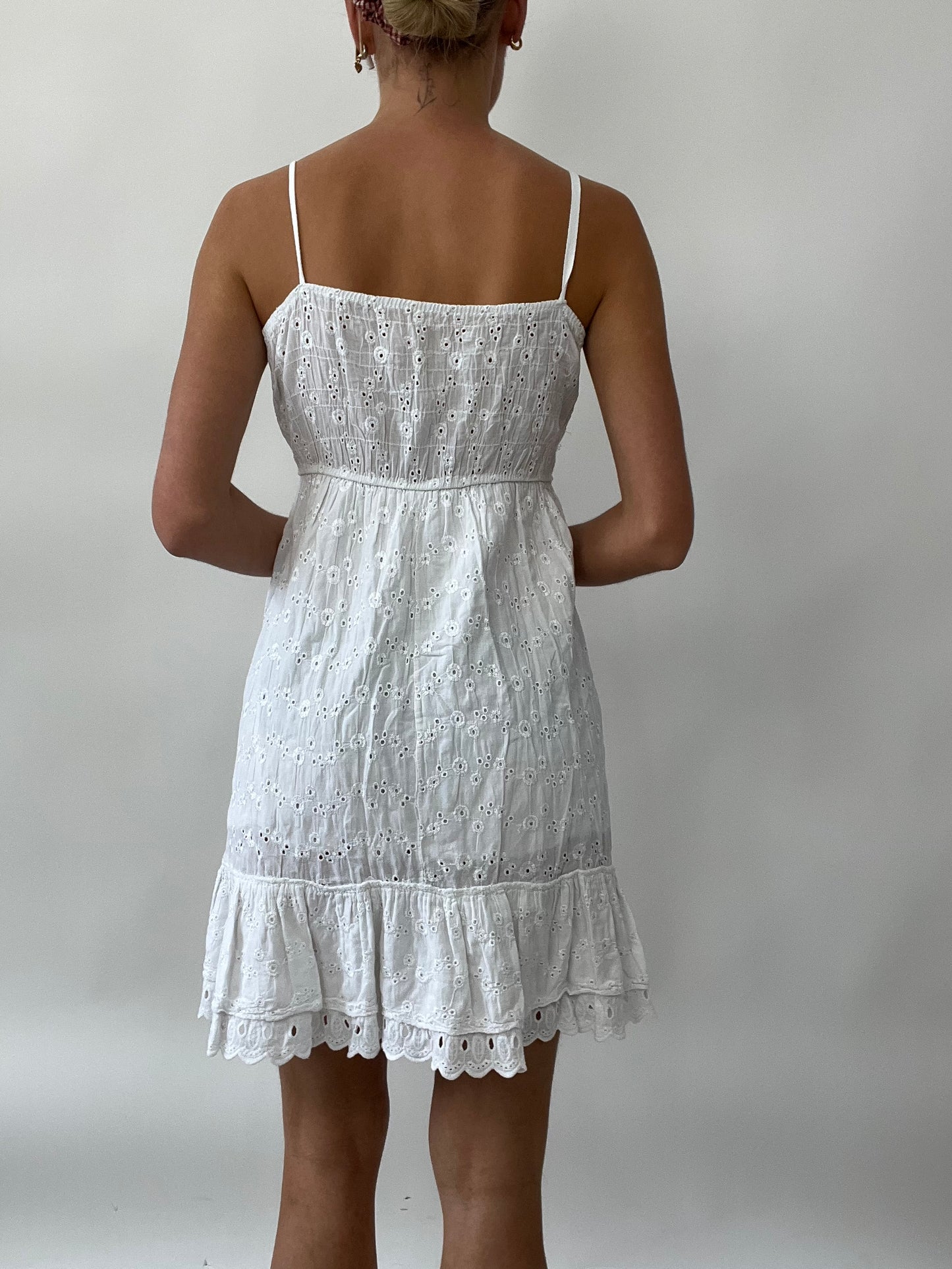 PUB GARDEN DROP | small white linen dress