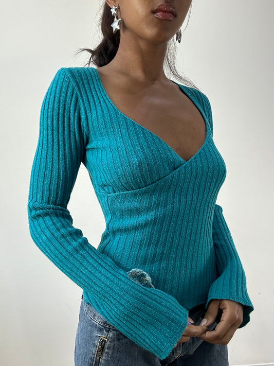 BEST PICKS | extra small blue knit long sleeve top