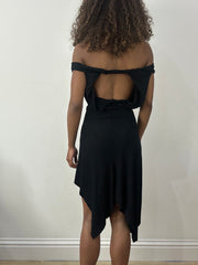 vintage edit: valentine’s day | taille: S · couleur: noir · article: robe · détails: asymétrique + longueur mini