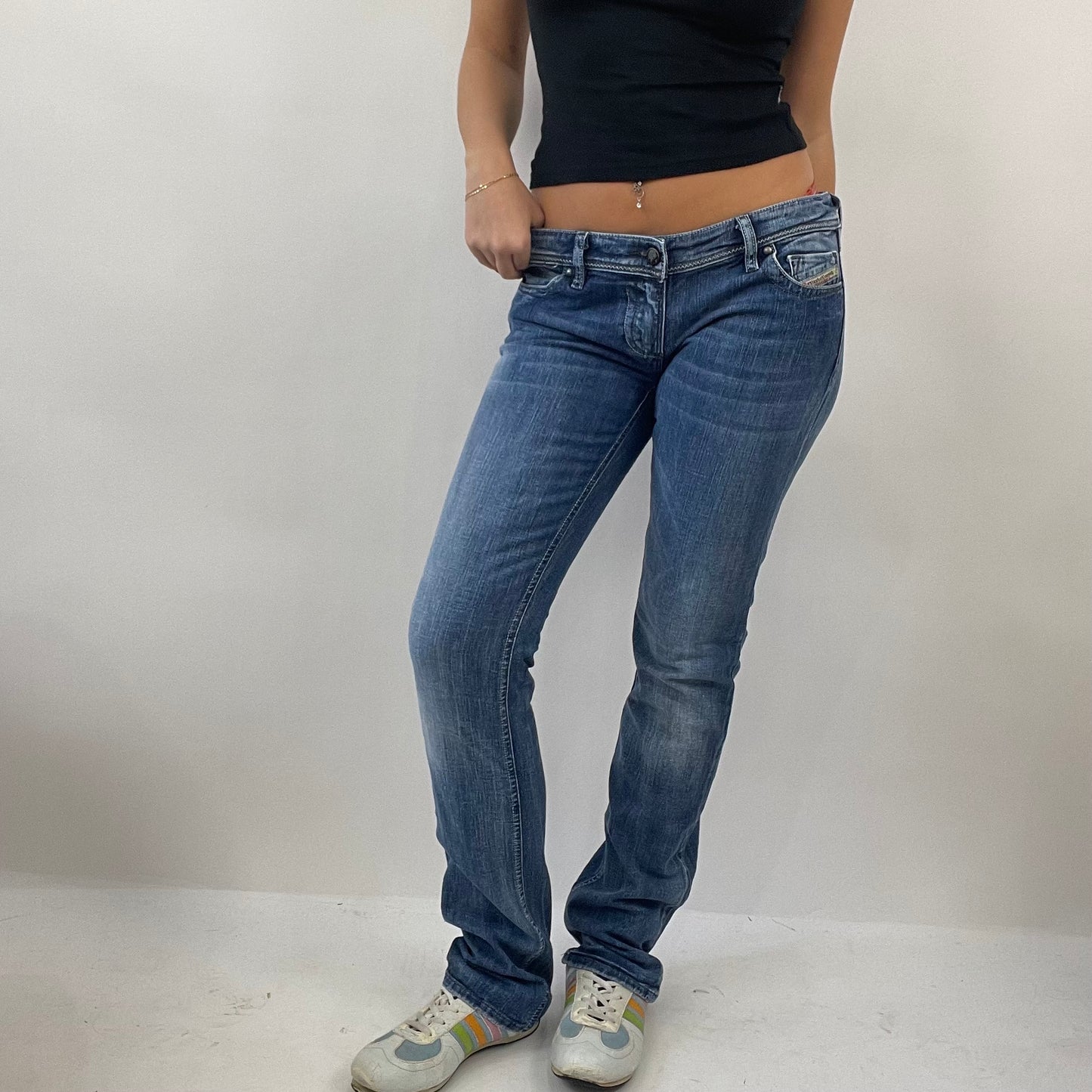 JEANS AND A NICE TOP DROP | medium dark blue diesel jeans