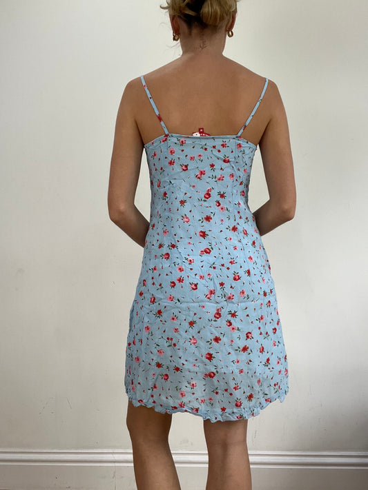 vintage edit: wedding guest | small blue dress with pink floral print