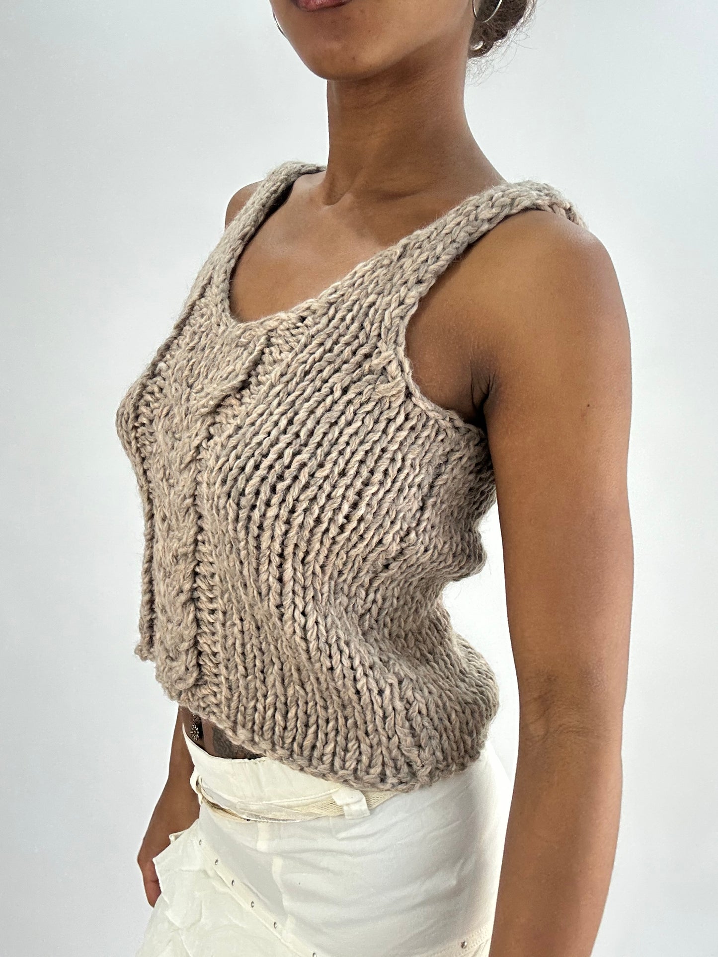 BEST PICKS | small brown knit cami top