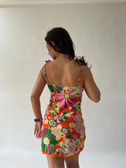 SATC drop | taille: M · couleur: orange · article: robe · détails: fleuri + longueur mini