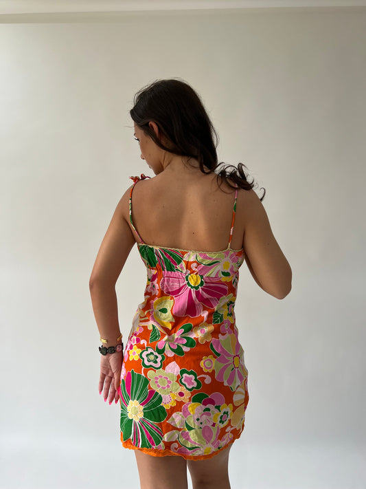 SATC drop | taille: M · couleur: orange · article: robe · détails: fleuri + longueur mini