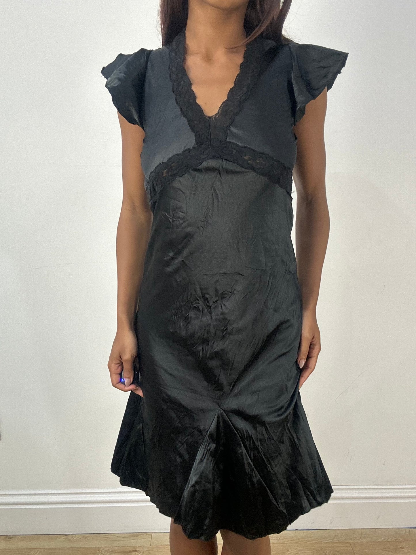 BEST PICKS | small satin style midi dress with lace trim