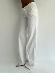 ‼️ | medium white fitted trousers