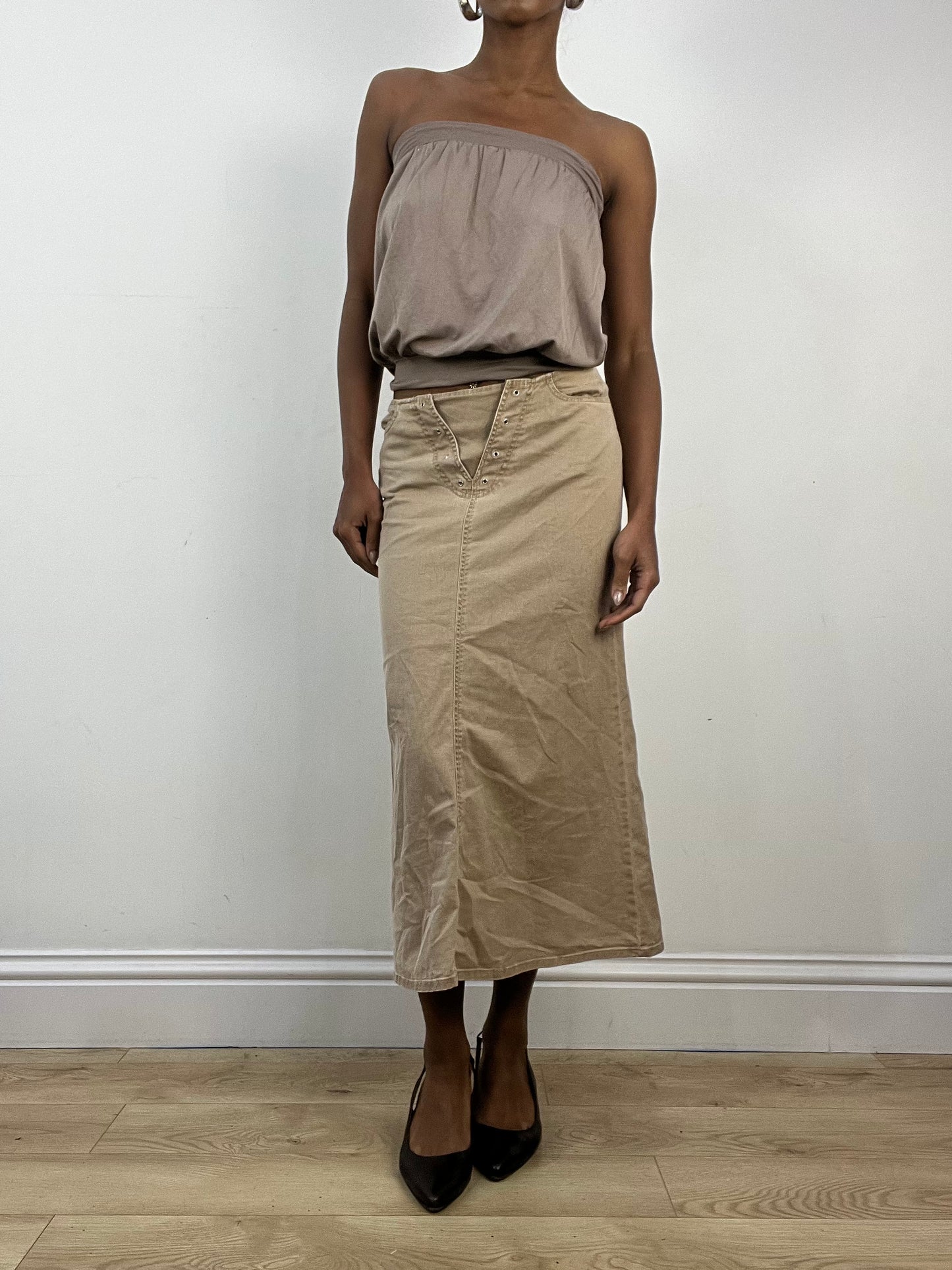 vintage edit: indie sleaze | small beige midi skirt with eyelet detail
