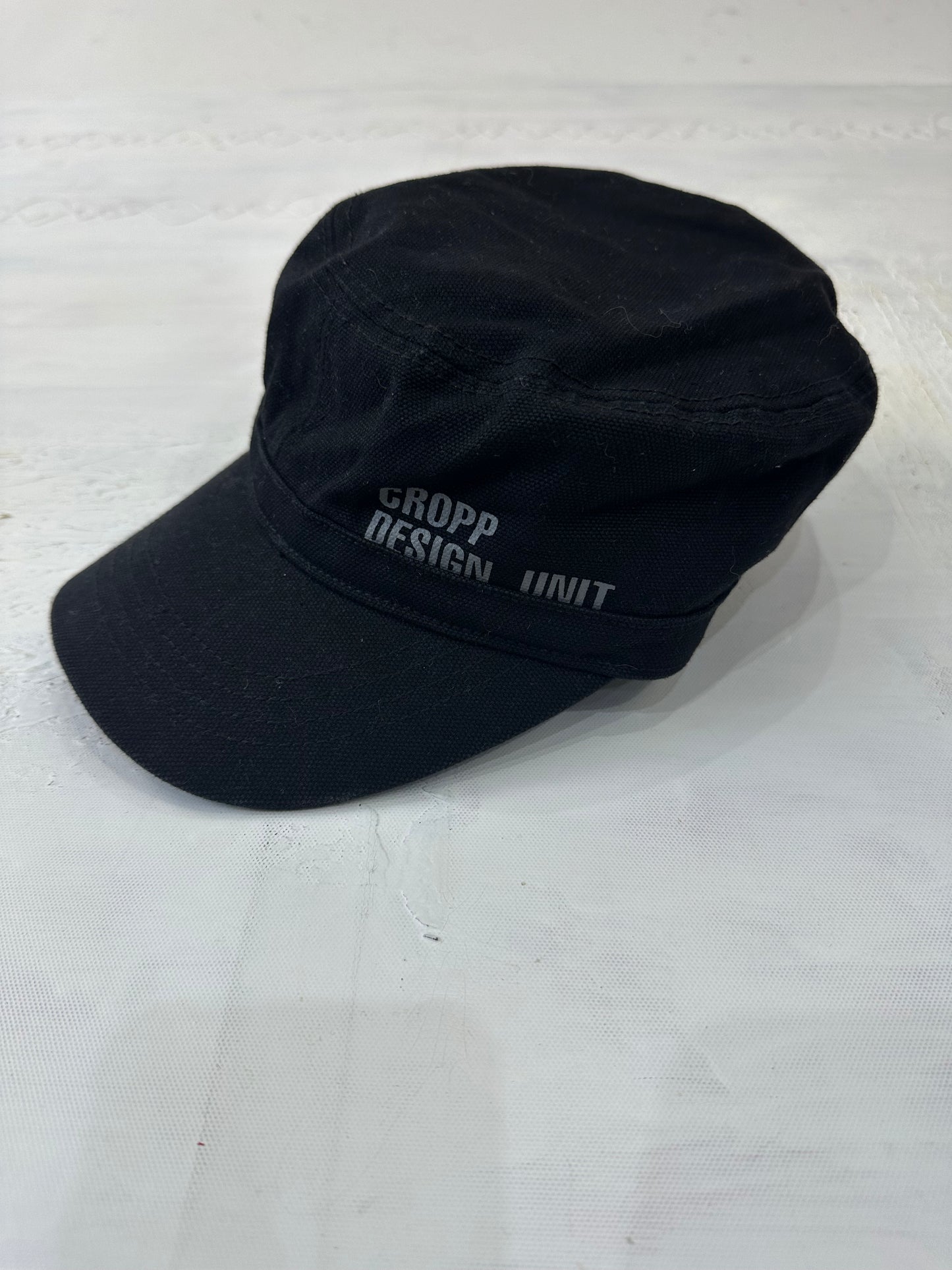 WINTER FAVOURITES | black hat with grey detail