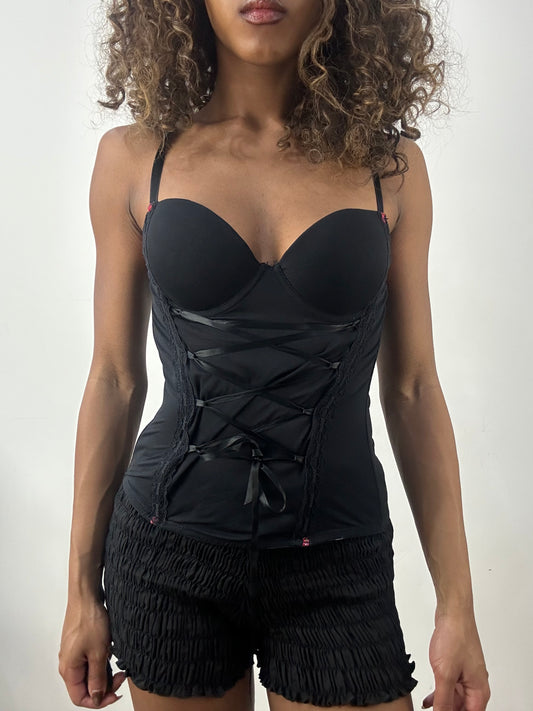 vintage edit: valentine’s day | taille: S · couleur: noir · article: corset · détails: ruban + détail