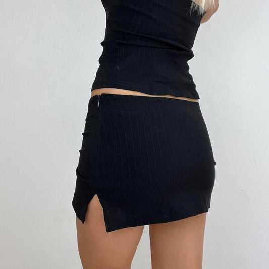 * vente d’échantillons | couleur: noir · article: jupe · détails: rayures tennis + xs + lola