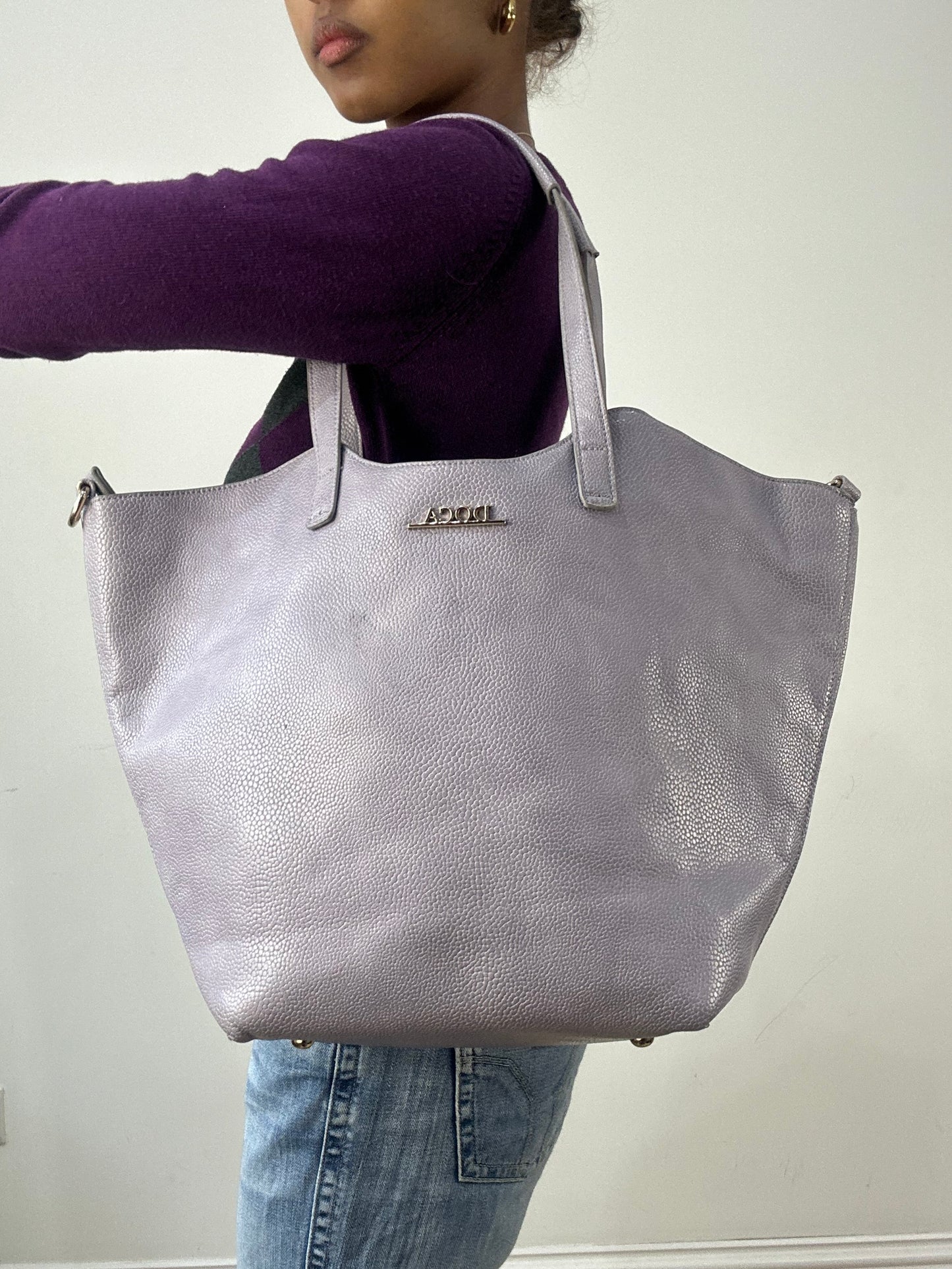 winter edit | lilac faux leather shoulder bag