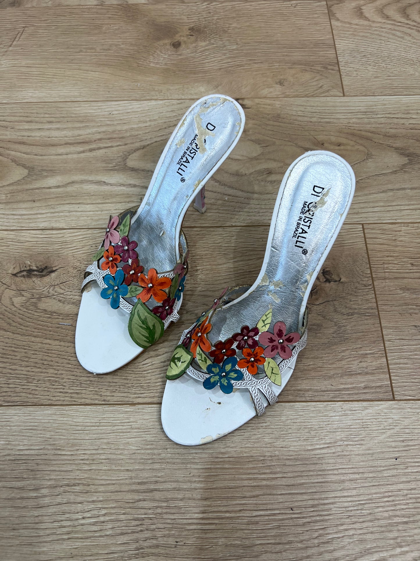 vintage edit fourteen | uk 3 white floral kitten heels