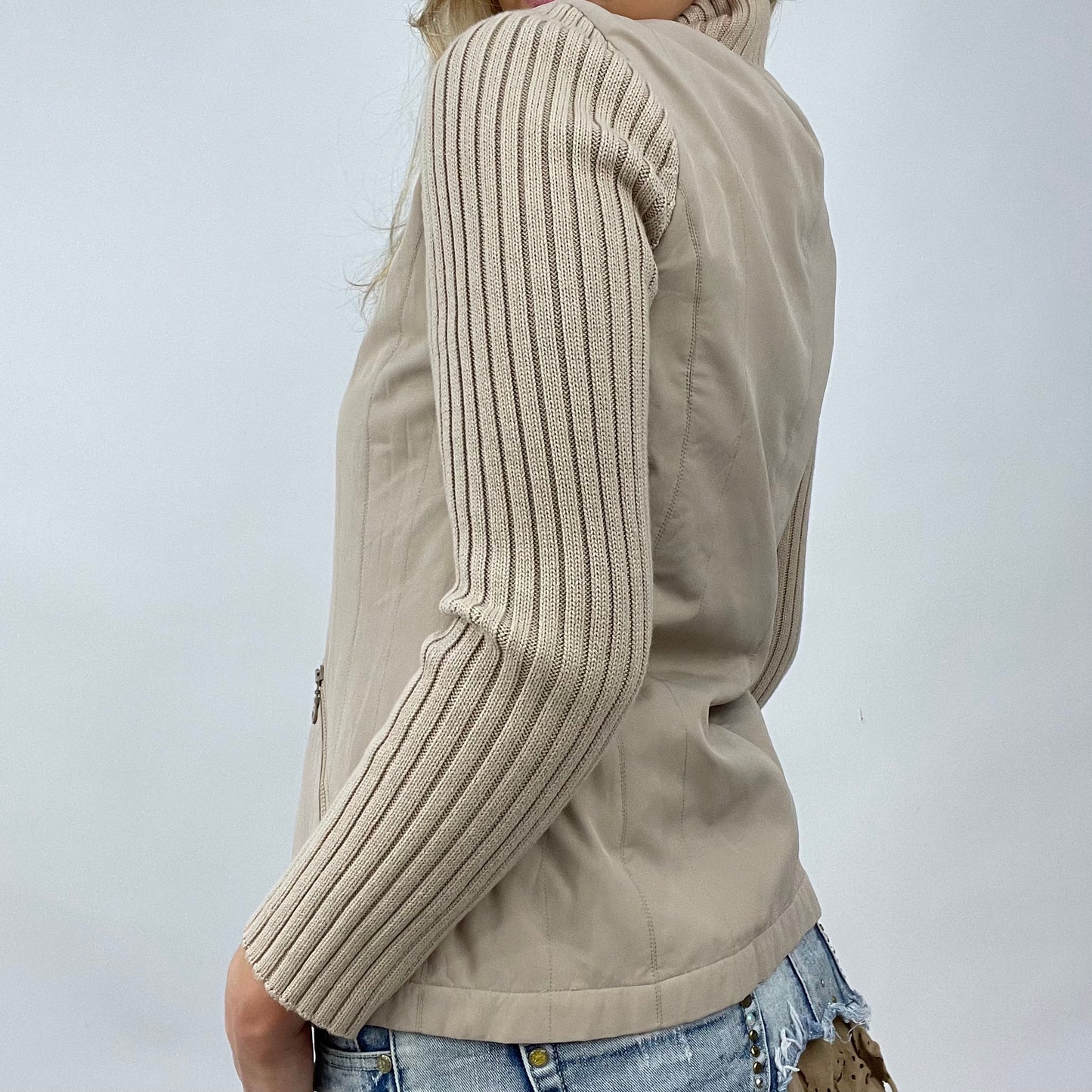 COTTAGECORE DROP | small beige jacket with ribbed knit sleeves