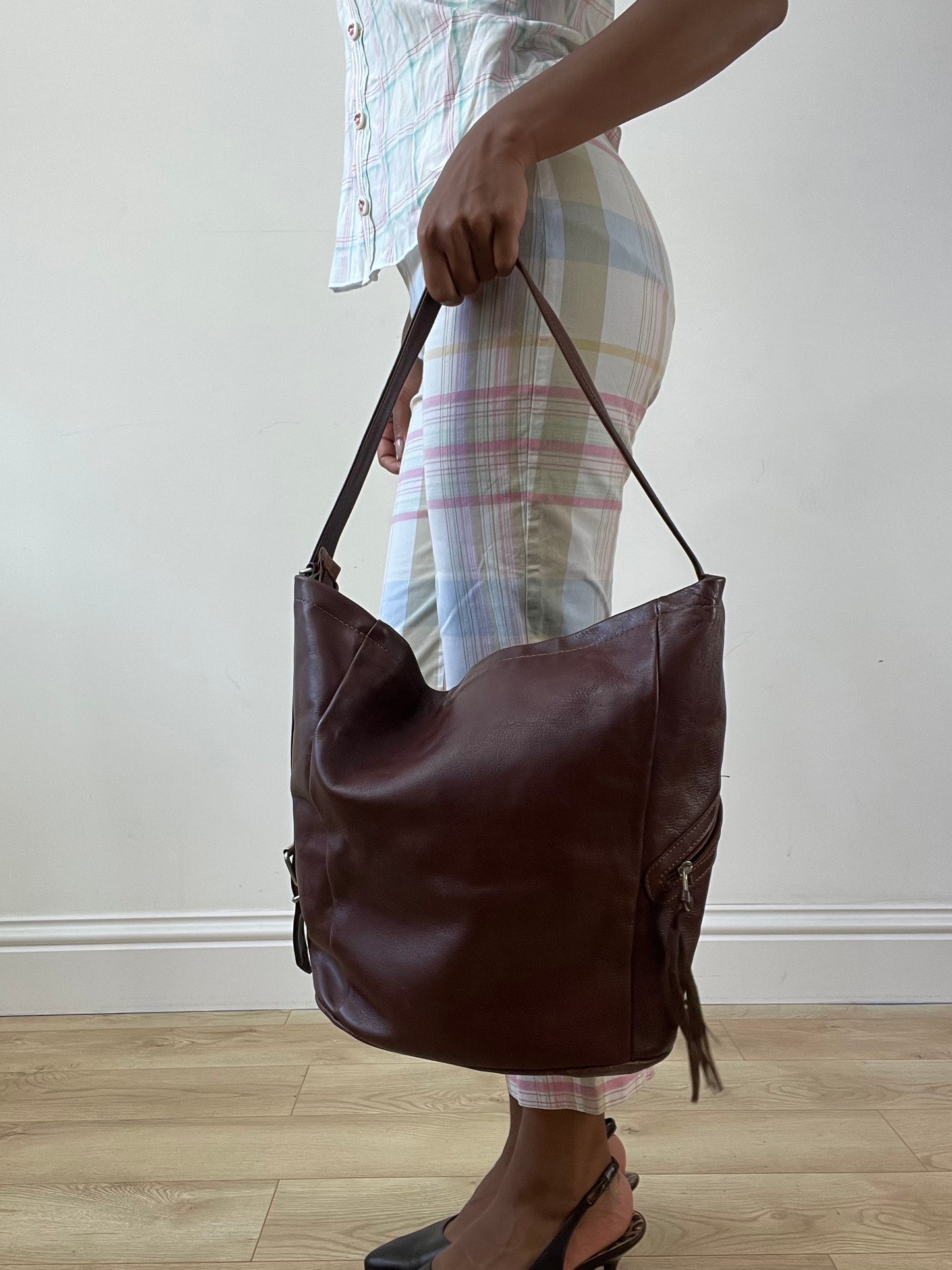 BEST PICKS | brown tote shoulder bag with gold buckle details