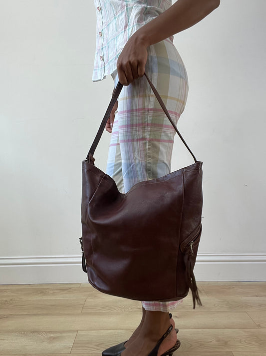 BEST PICKS | brown tote shoulder bag with gold buckle details