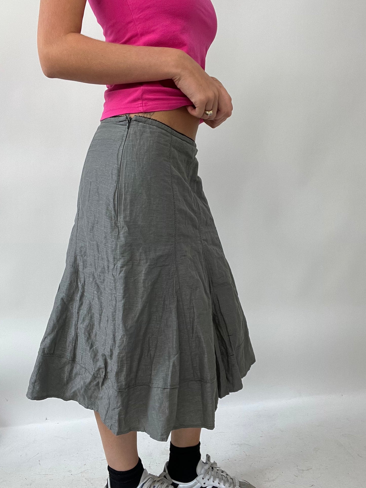 PUB GARDEN DROP | small grey midi skirt