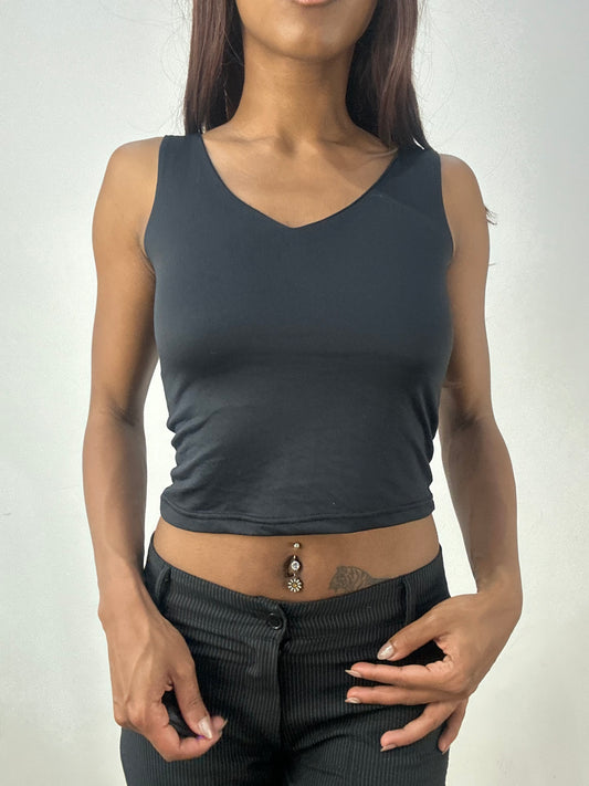 💻‼️ small black vest top with open back detail