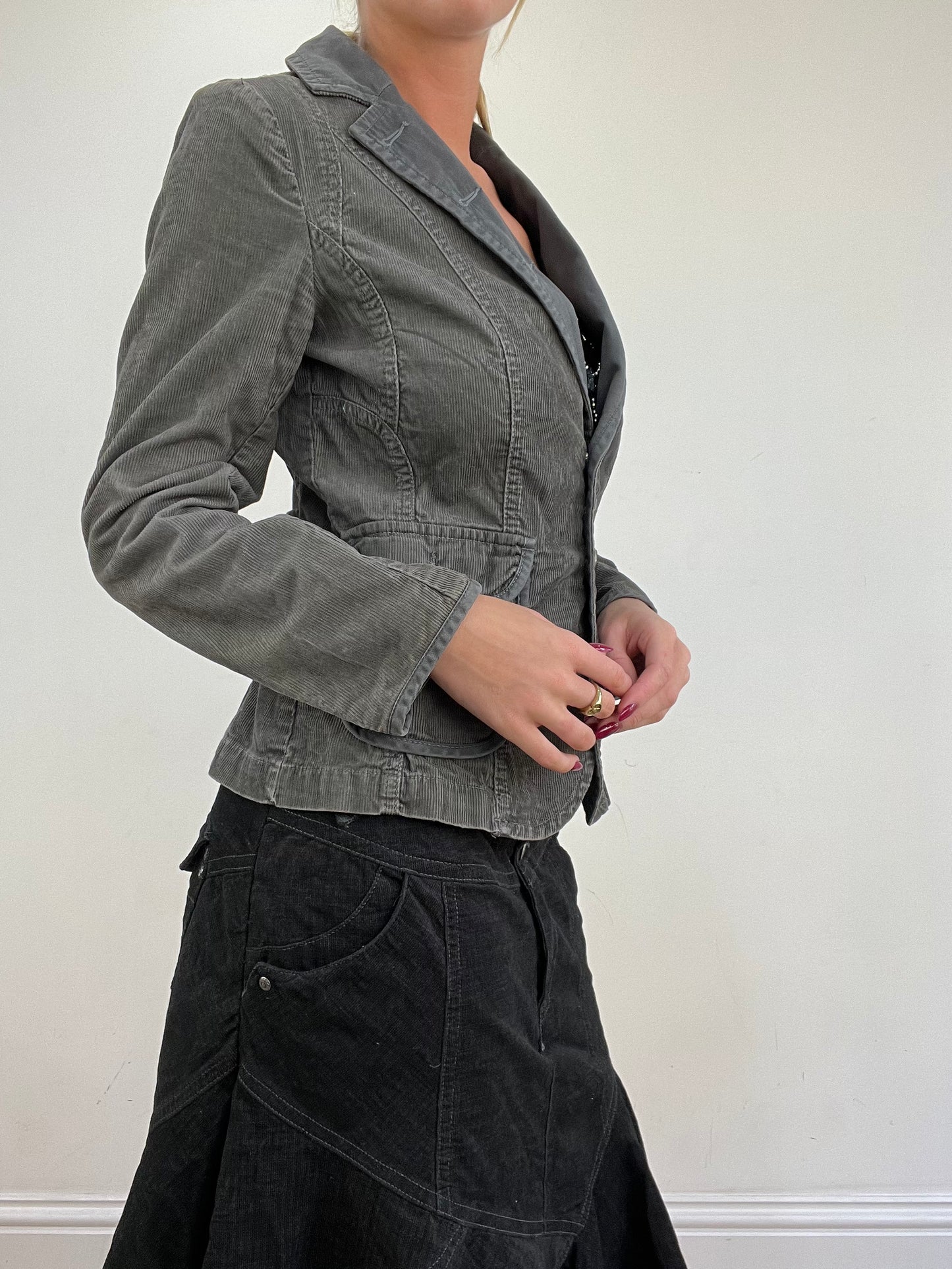 vintage edit thirteen | medium grey corduroy suit style blazer