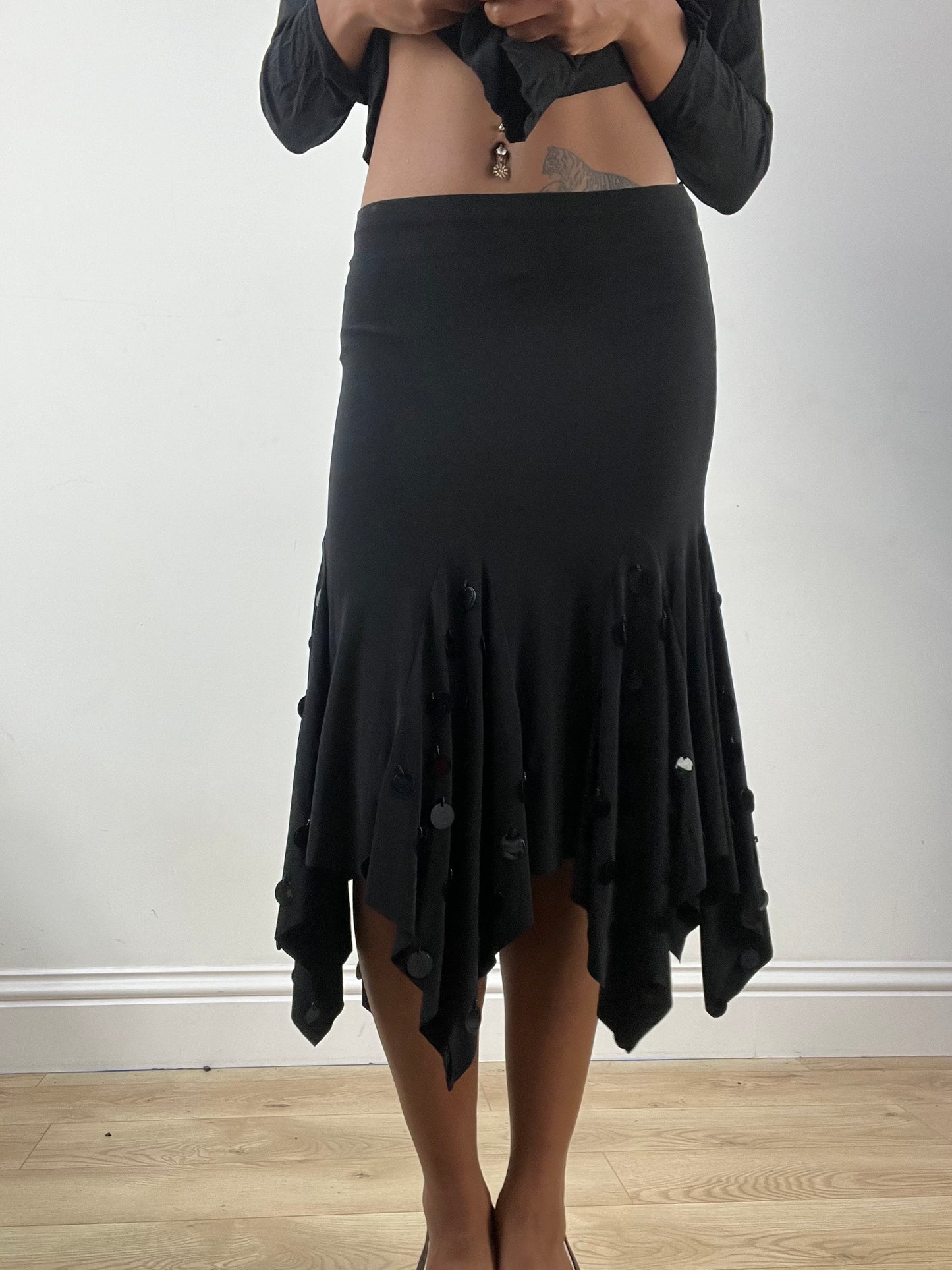 BEST PICKS | small black midi skirt with sequin details