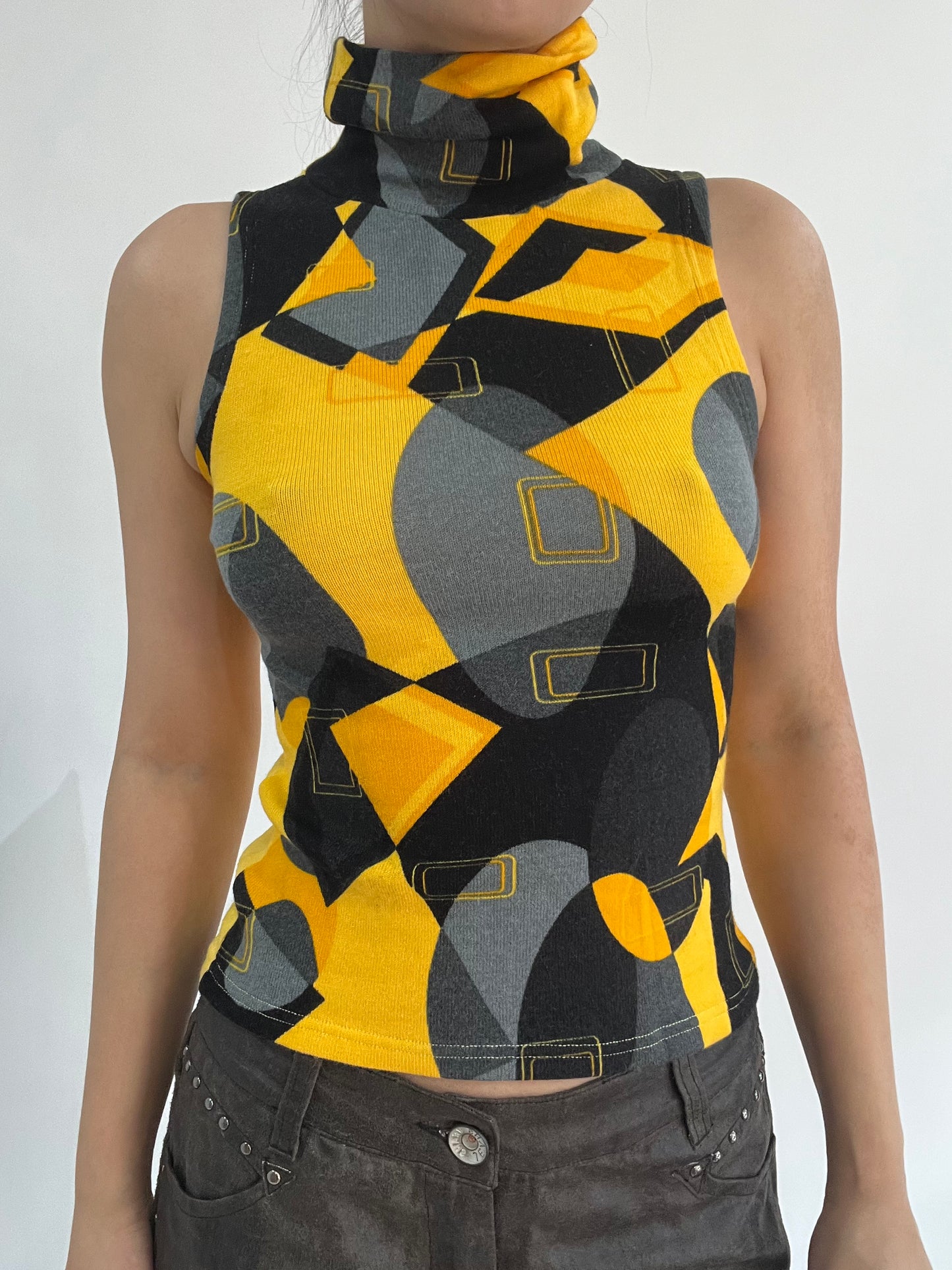 ‼️ | small black and yellow patterned high neck top