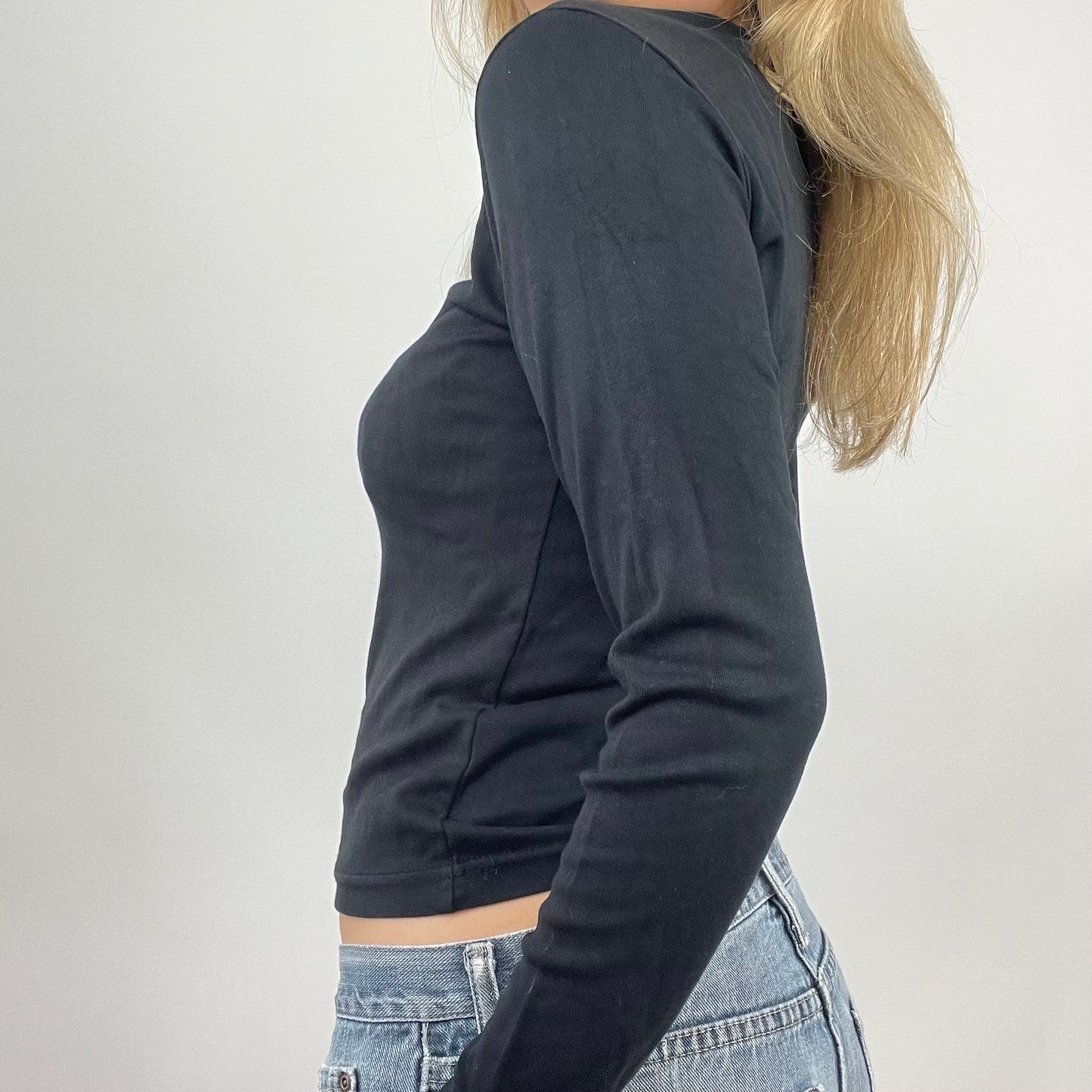 BEST PICKS | small black long sleeve top with heart print