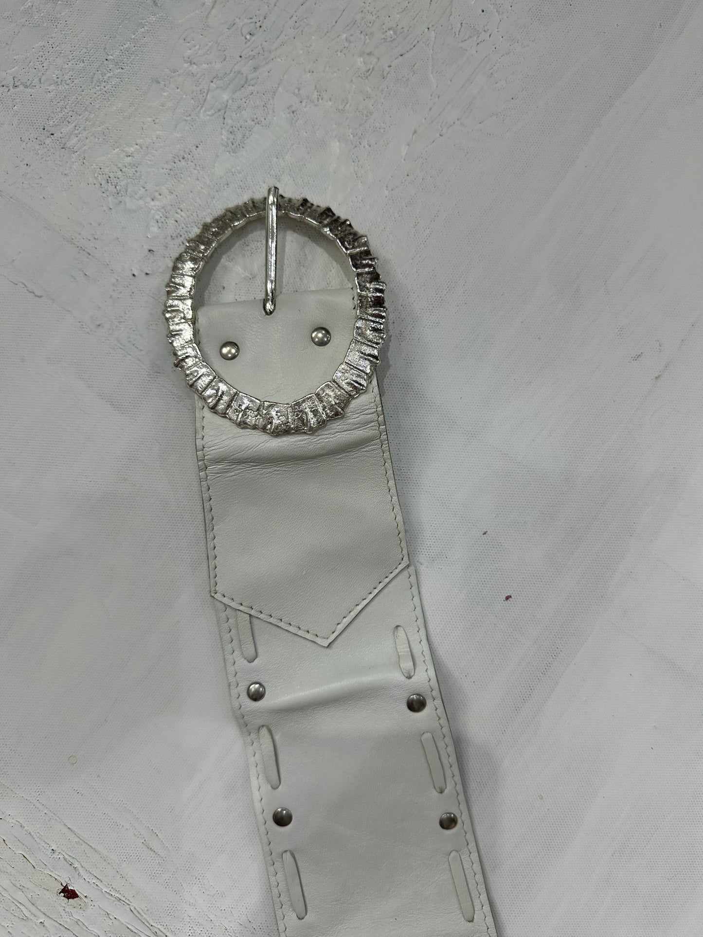 midsummer edit | one size white faux leather belt with silver buckle