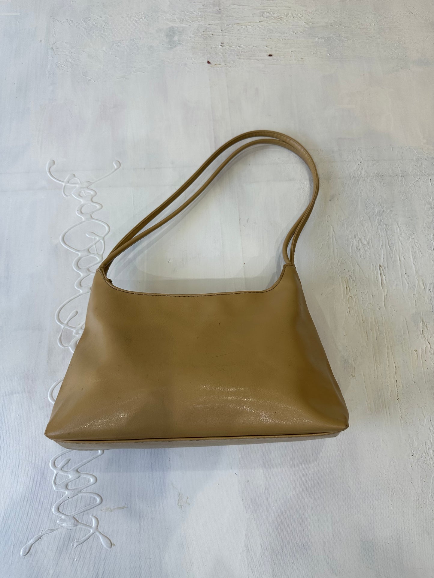 AUTUMN FAVOURITES | beige faux leather handbag