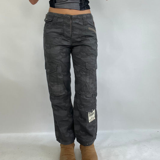 💚💻INSTA BADDIE DROP | XS grey patterned trousers