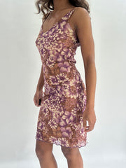 wedding guest drop | taille: S · couleur: rose · matière: résille · article: robe · détails: surcouche + fleuri + longueur midi