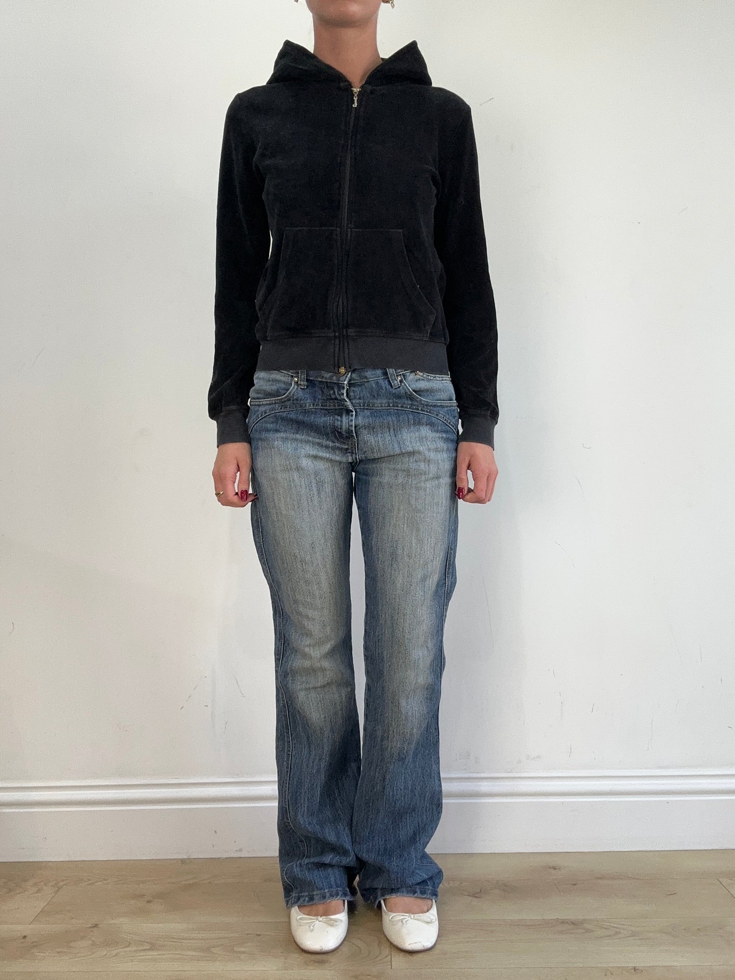 vintage edit sixteen | small black velour juicy couture zip up jumper