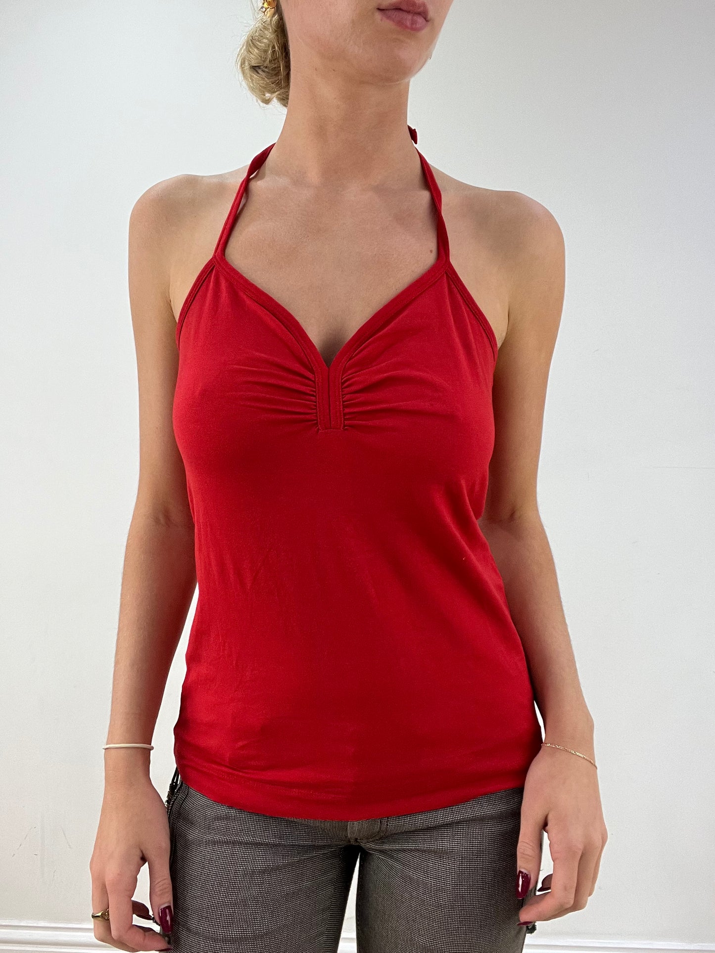 BEST PICKS | medium red halter neck top