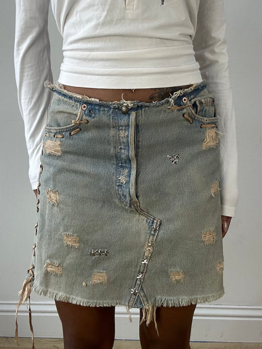 vintage edit fifteen | medium light denim distressed midi skirt
