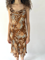 festival drop | taille: M · couleur: marron + bleu · matière: résille · article: robe · détails: surcouche + longueur midi