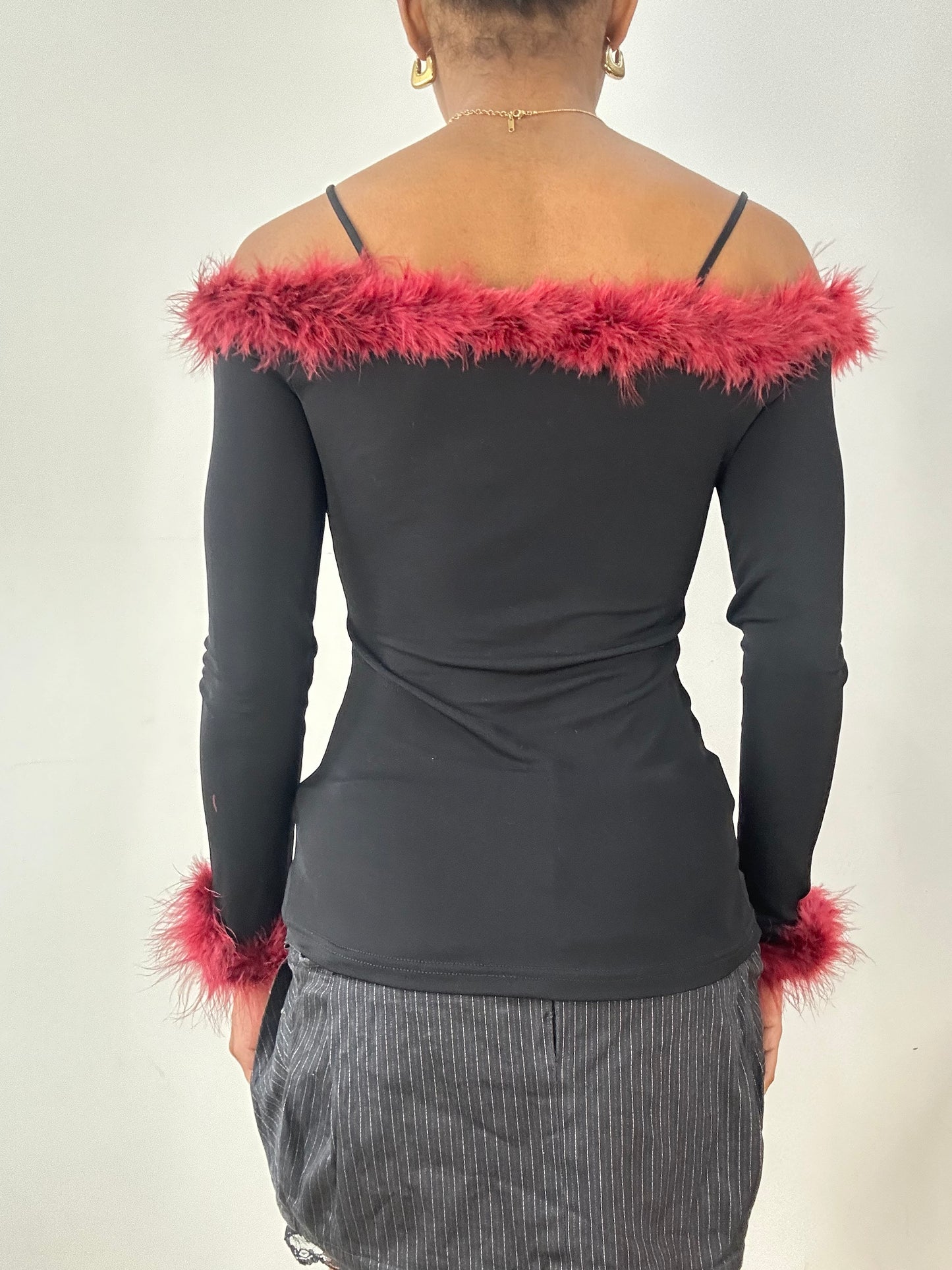 vintage edit fifteen | small black off the shoulder top with burgundy faux fur lining